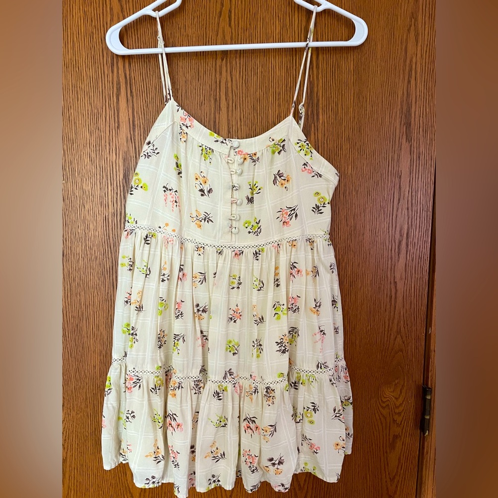 🏙️URBAN OUTFITTERS🏙️ tiered mini babydoll dress